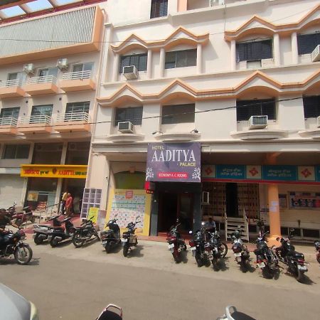 Hotel Aaditya Palace Bhusawal Exterior photo