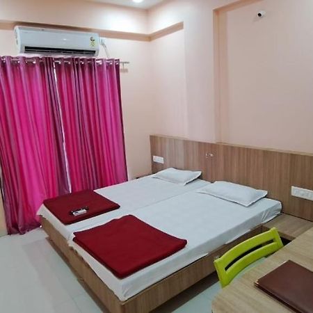 Hotel Aaditya Palace Bhusawal Exterior photo