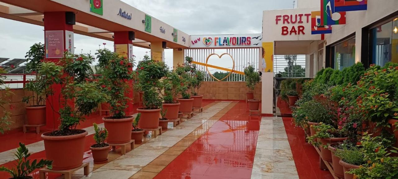 Hotel Aaditya Palace Bhusawal Exterior photo